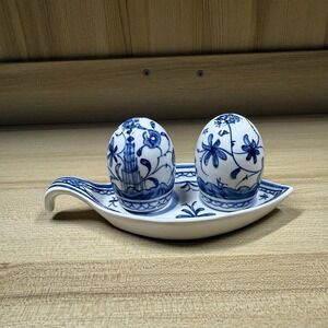 Williams Sonoma Azulejo Salt & Pepper‎ Shakers with Caddy Blue White Chinoiserie